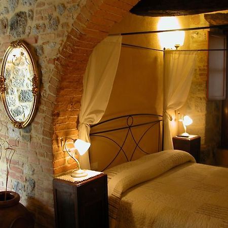La Vecchia Corte سان جيمينيانو المظهر الخارجي الصورة