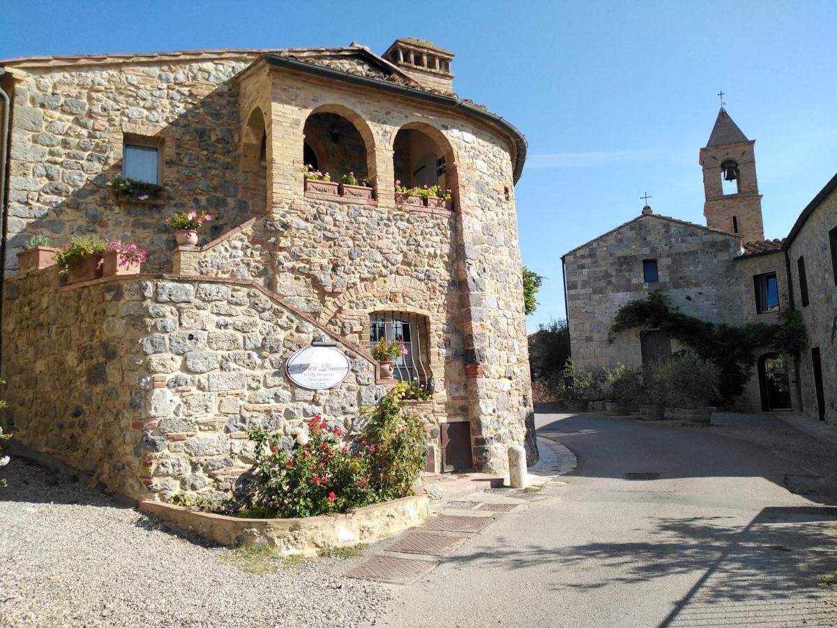La Vecchia Corte سان جيمينيانو المظهر الخارجي الصورة