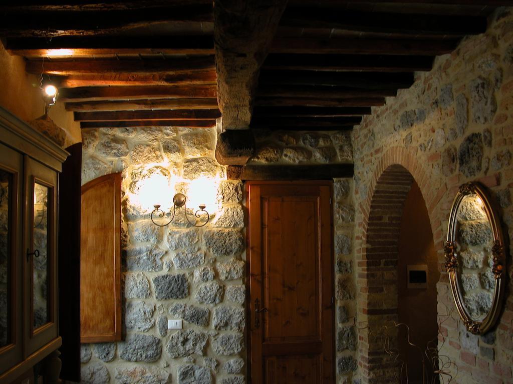 La Vecchia Corte سان جيمينيانو الغرفة الصورة