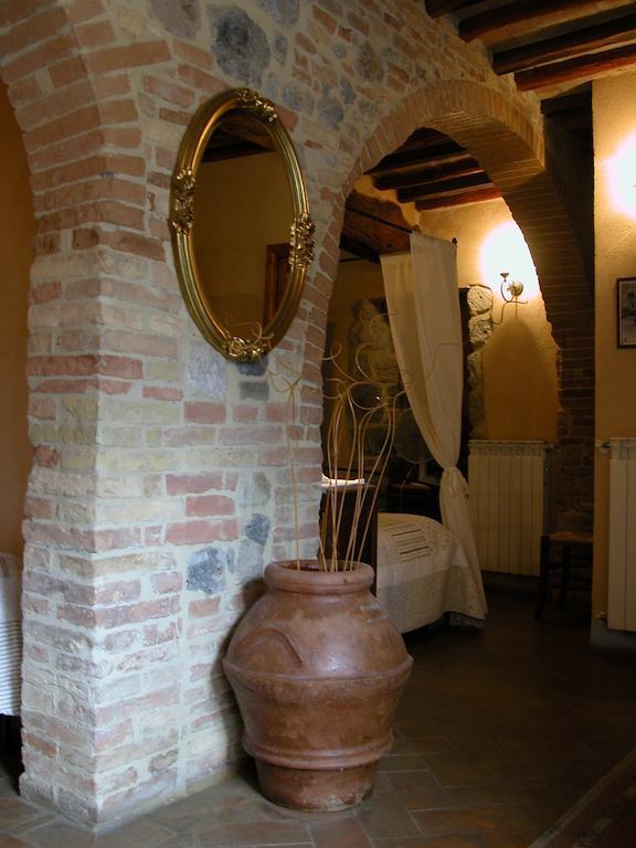 La Vecchia Corte سان جيمينيانو المظهر الخارجي الصورة