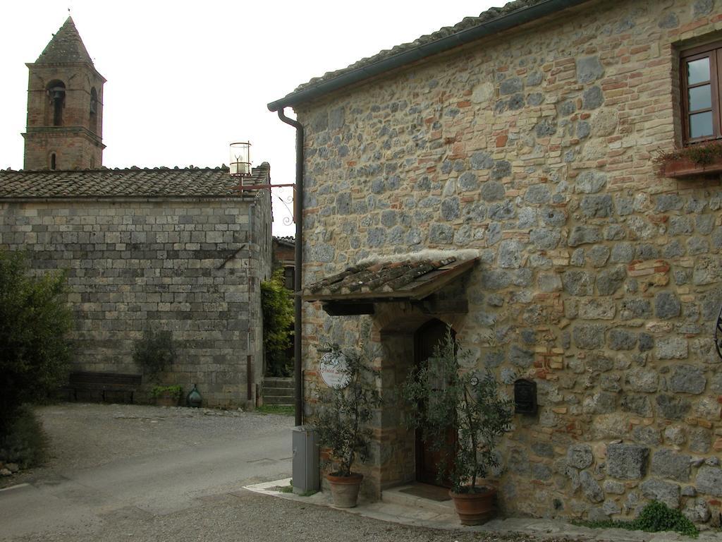 La Vecchia Corte سان جيمينيانو الغرفة الصورة