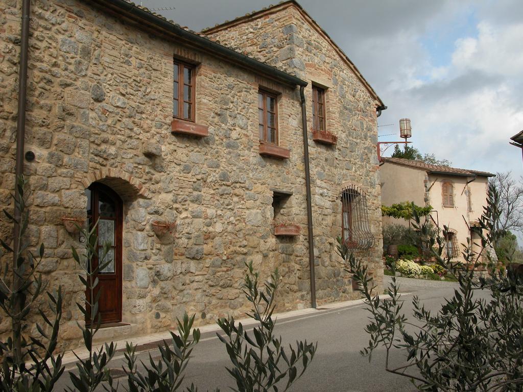 La Vecchia Corte سان جيمينيانو المظهر الخارجي الصورة