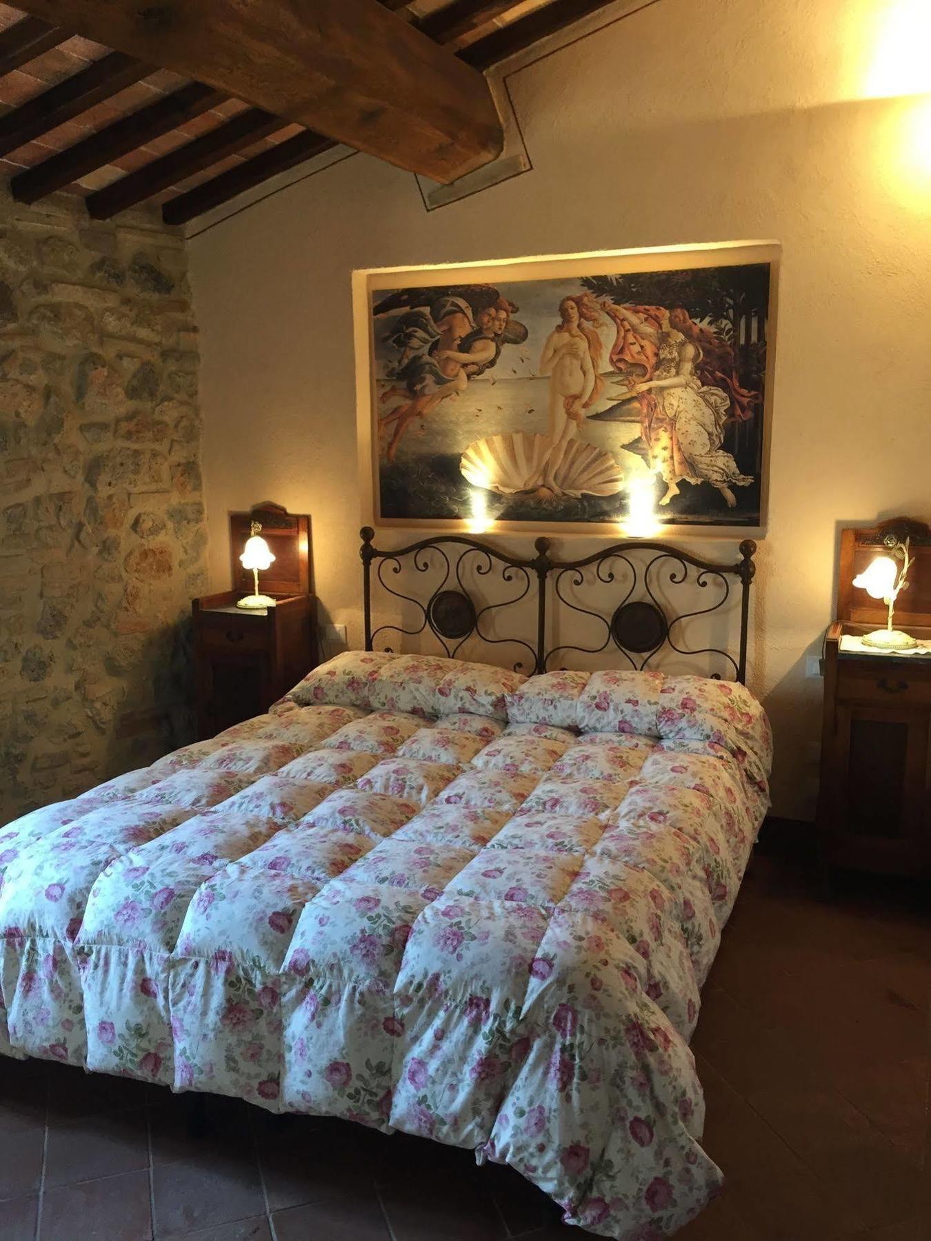 La Vecchia Corte سان جيمينيانو المظهر الخارجي الصورة